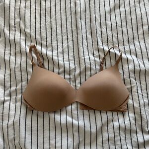 NWT SKIMS wireless form push up plunge